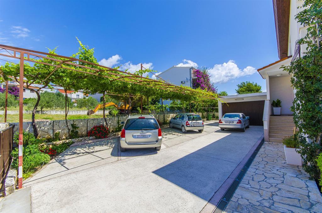 Apartments Mate โตรกีร์ ภายนอก รูปภาพ