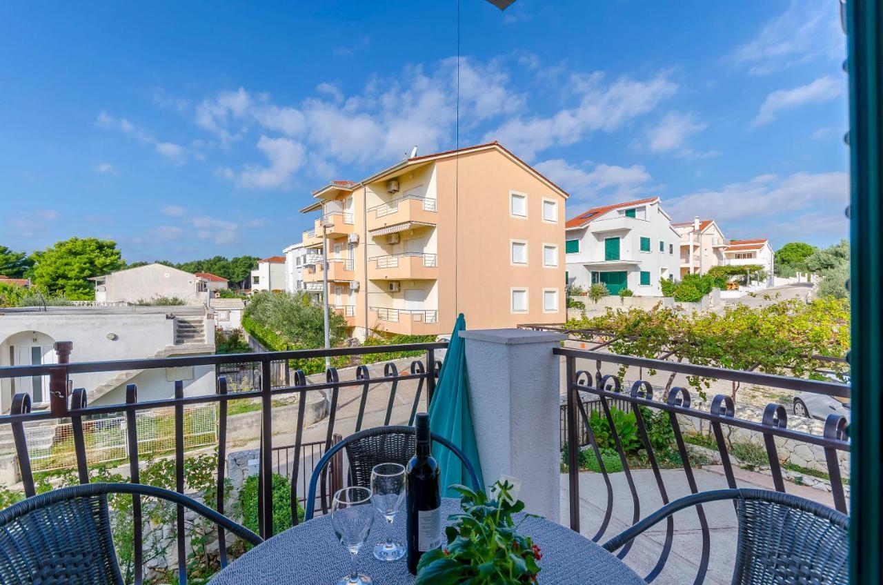 Apartments Mate โตรกีร์ ภายนอก รูปภาพ