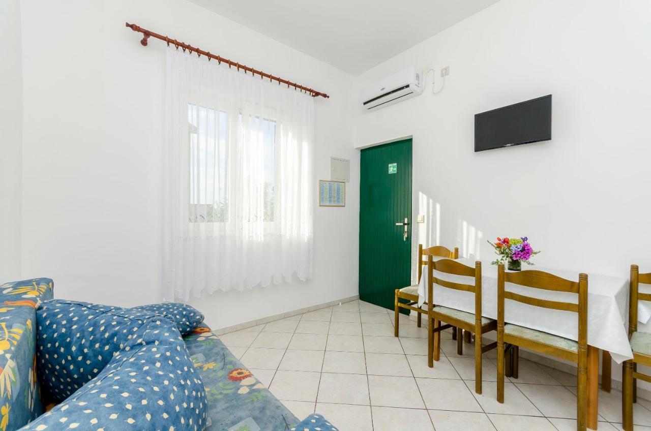 Apartments Mate โตรกีร์ ภายนอก รูปภาพ